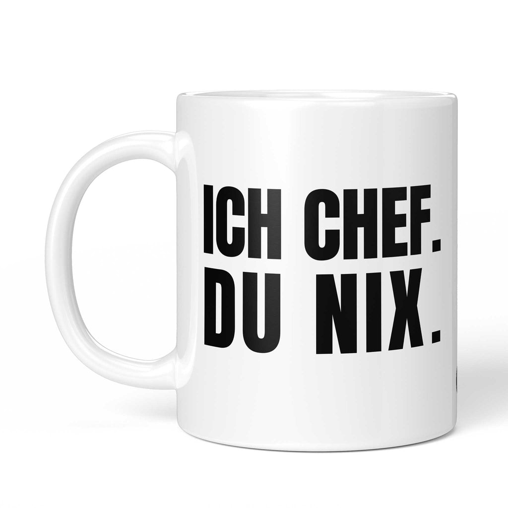Rückseite der Brüllerware Tasse "Ich Chef. Du nix." mit Logo - Spülmaschinenfest & Mikrowellengeeignet